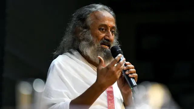 आर्ट ऑफ लिविंग संस्था के संस्थापक श्री श्री रविशंकर