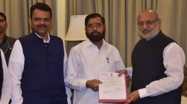 महाराष्ट्र के मुख्यमंत्री पद से एकनाथ शिंदे ने इस्तीफ़ा दे दिया
