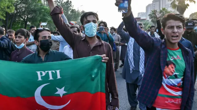 पीटीआई कार्यकर्ता