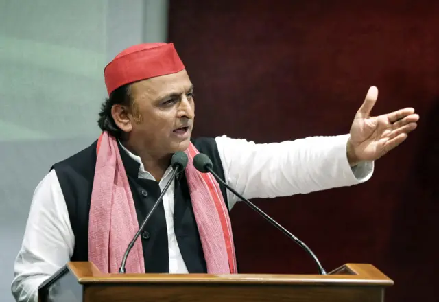 अखिलेश यादव