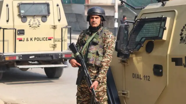 कश्मीर में तैनात भारतीय सेना (फाइल फोटो)