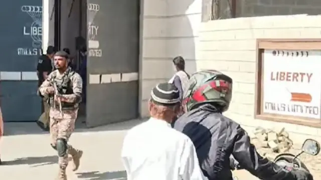 कराची में सुरक्षा गार्ड की फायरिंग में दो चीनी नागरिक घायल