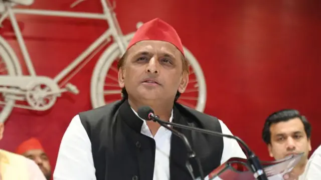 समाजवादी पार्टी प्रमुख अखिलेश यादव