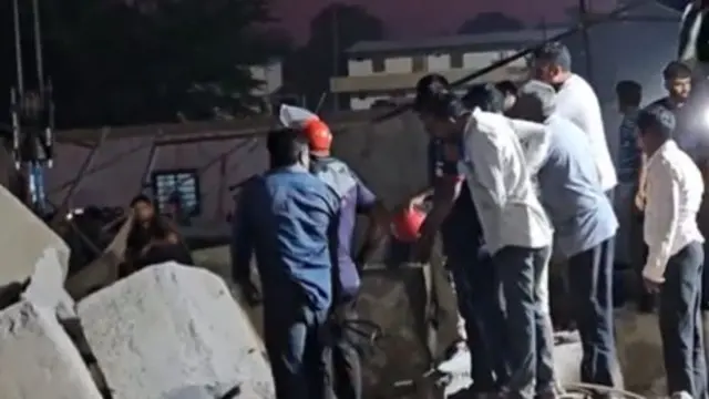 गुजरात: आणंद में बुलेट ट्रेन के लिए बन रहा पुल गिरा, कई लोगों के फंसे होने की आशंका