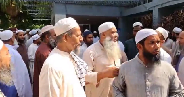 প্রেসক্লাবে তাবলীগের একটি অংশের নেতাকর্মীরা