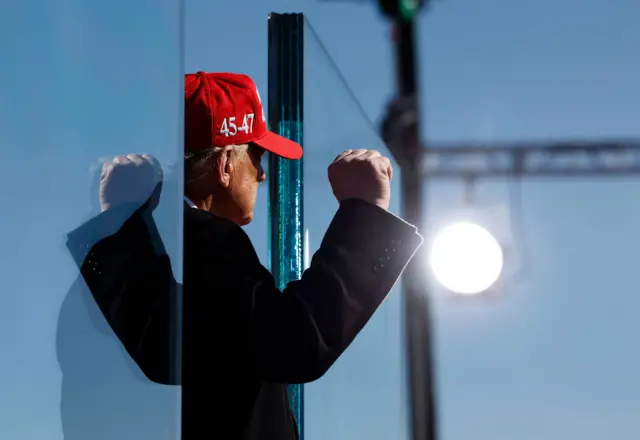 သမ္မတလောင်း ဒေါ်နယ်ထရမ့်