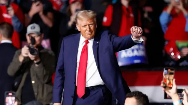 डोनाल्ड ट्रंप