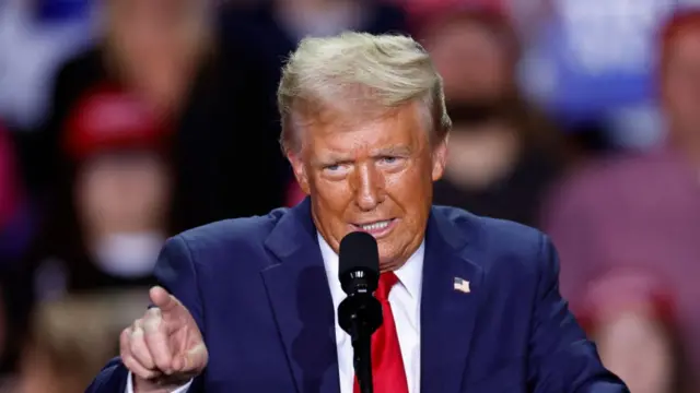 डोनाल्ड ट्रंप