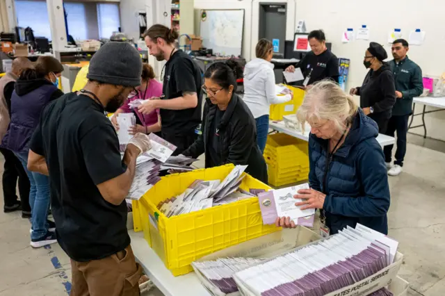 အဓိကမဲယိမ်းပြည်နယ် ၆ ခုမှာ ၃ ခု မှာထရမ့်ဦးဆောင်