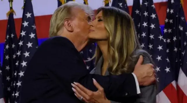 Trump e Melania no palco na Flórida