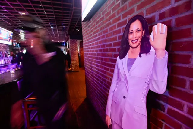 Bà Kamala Harris