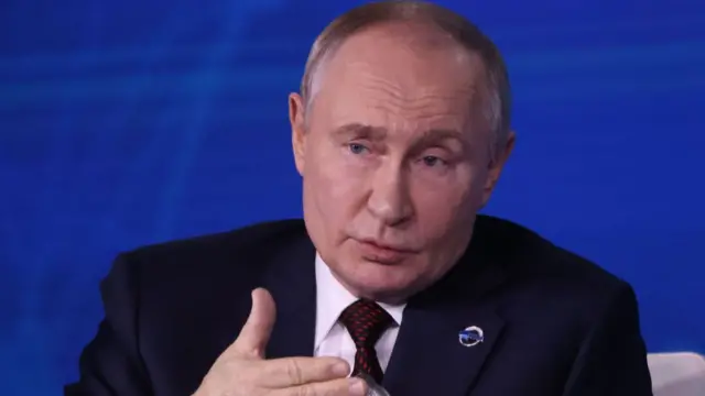 व्लादिमीर पुतिन (फ़ाइल फ़ोटो)