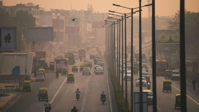 गंभीर श्रेणी में पहुंची दिल्ली की हवा