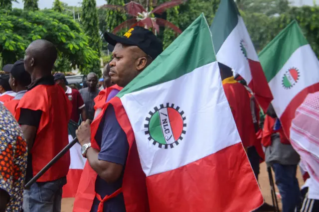 Nwoke ji ọkọlọtọ NLC