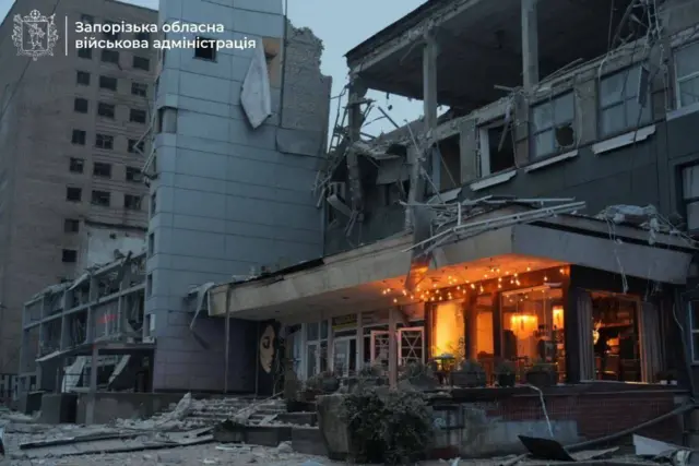 Разрушенное здание клиники