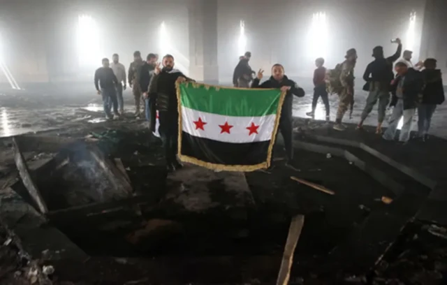 'Yan tawaye sun kona kabarin mahaifin Assad