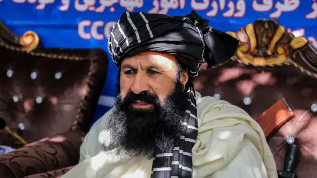 ख़लीलुर रहमान हक्कानी पिछले तीन साल से अफ़ग़ानिस्तान के शरणार्थी मामलों के मंत्री थे