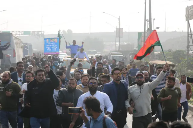 জাতীয়তাবাদী যুবদল, স্বেচ্ছাসেবক দল ও ছাত্রদল আয়োজিত লং মার্চ।