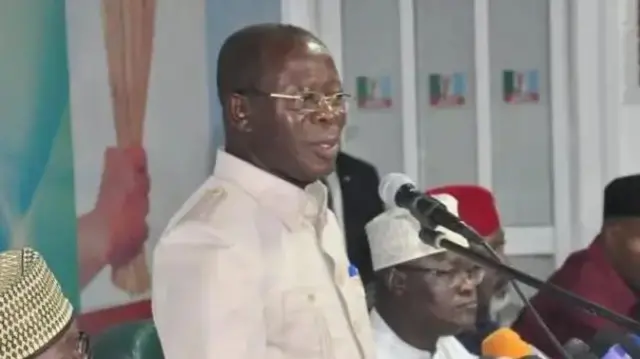Nwa m nwoke tozuru oke ịbụ kọmịshọna - Oshiomhole