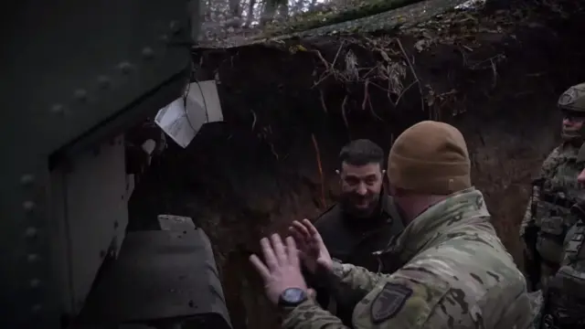 Зеленский побывал на боевых позициях