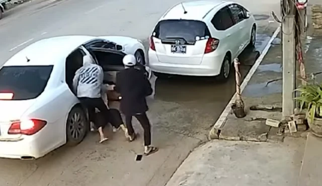 အဖိုးအိုတစ်ဦး ပြန်ပေးဆွဲခံရ