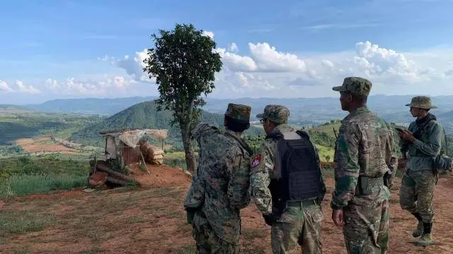 ၁၀၂၇ စစ်ဆင်ရေးကာလအတွင်း Mdy PDF ရဲ့ စစ်ဦးစီးဖြစ်တဲ့ ဒေါက်တာစိုးသူရဇော်နဲ့ မဟာမိတ်တပ်တွေကို အတူတွေ့မြင်ရစဉ်