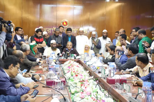 স্বরাষ্ট্র মন্ত্রণালয়ে বৈঠকের পর ব্রিফিং এ কথা বলেছেন স্বরাষ্ট্র উপদেষ্টা