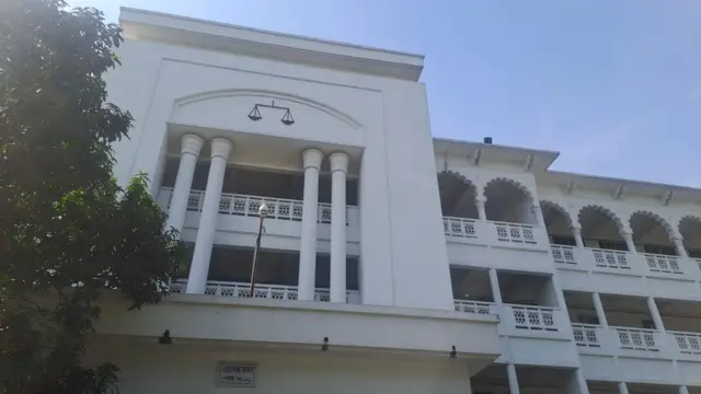 জয় বাংলাকে জাতীয় স্লোগান হিসেবে ঘোষণা করে হাইকোর্টের দেয়া রায় স্থগিত চেয়ে আবেদন করেছে রাষ্ট্রপক্ষ