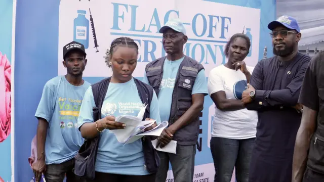 Ndị ọrụ ahụike na-enye ọgwụ mgbochi ọrịa ịba