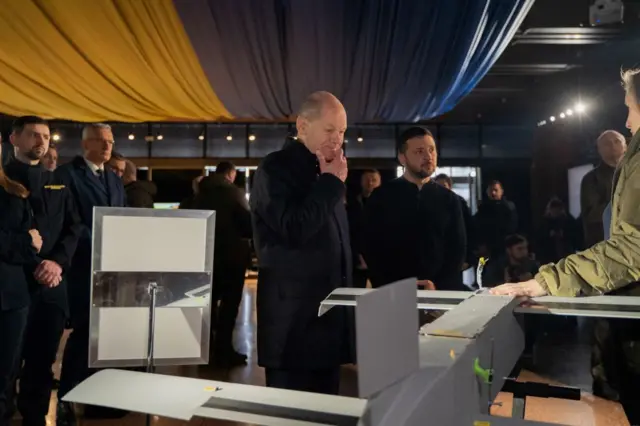 Шольц и дрон