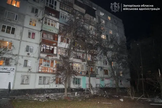 Пострадавший девятиэтажный дом в Запорожье