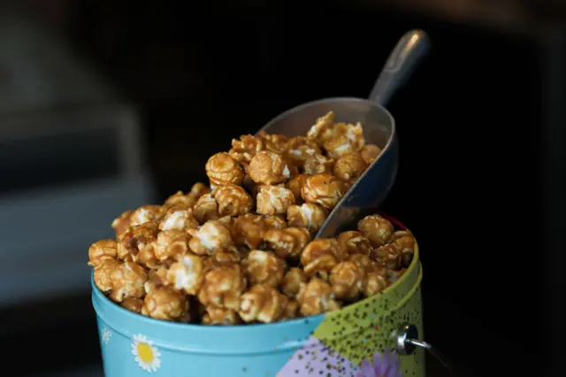 कैरेमलाइज़्ड पॉपकॉर्न