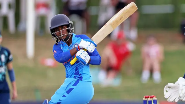 गोंगाडी त्रिशा