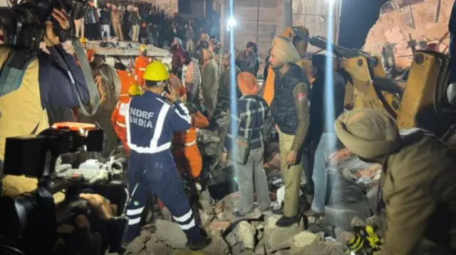 शनिवार को घटना स्थल पर जारी किया गया राहत और बचाव कार्य