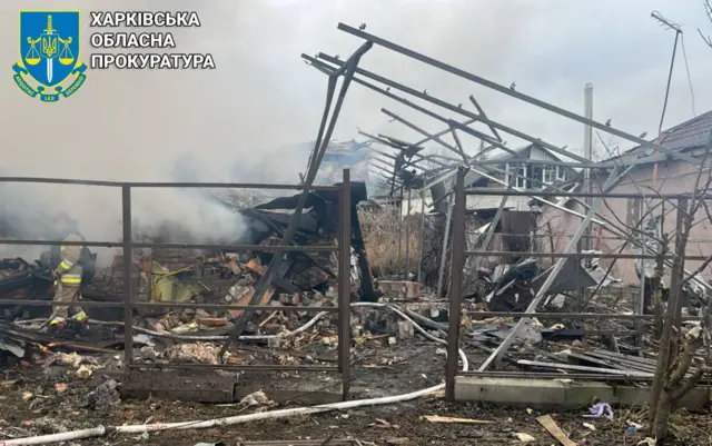 После ракетного обстрела началась атака дронов, от которой пострадали дома в частном секторе