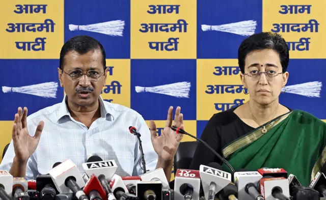 अरविंद केजरीवाल और आतिशी