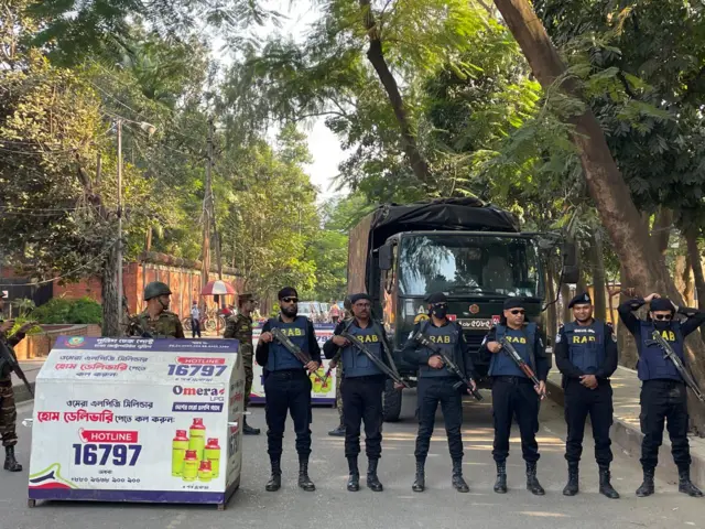 ভারতীয় দূতাবাসের সামনে নিরাপত্তা জোরদার