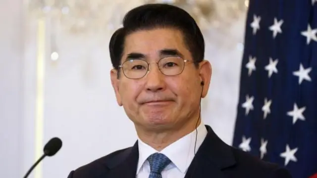 दक्षिण कोरिया के रक्षा मंत्री किम योंग-ह्यून