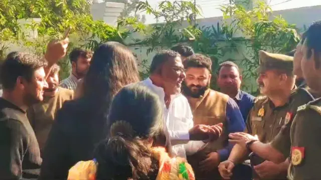 जीएसटी की टीम के साथ कादिर राणा