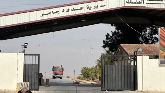 معبر جابر الحدودي بين الأردن وسوريا