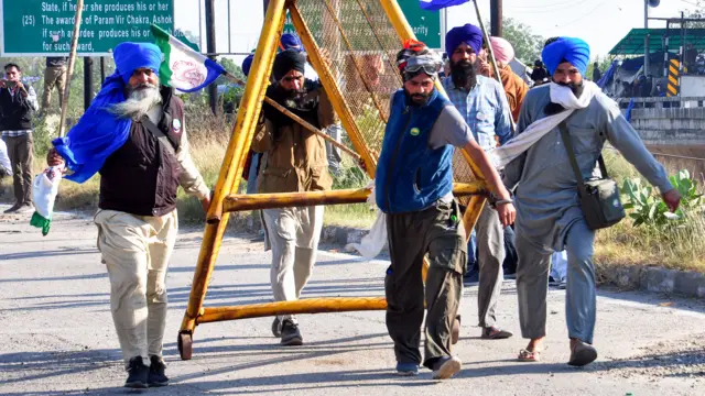 शुक्रवार को शंभू बॉर्डर पर प्रदर्शन के दौरान किसान