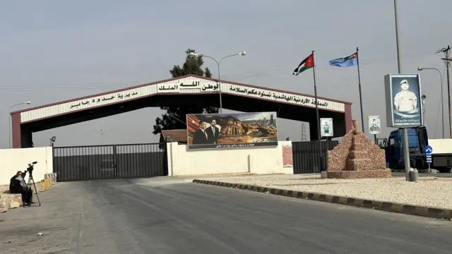 معبر جابر الحدودي بين الأردن وسوريا.