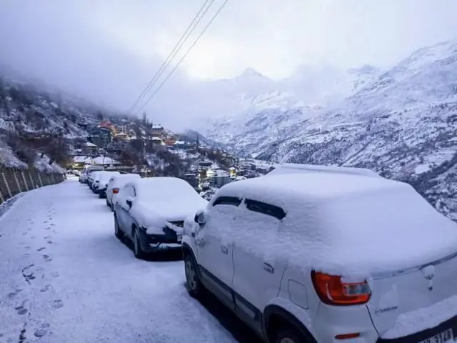 హిమాచల్‌లో భారీగా కురిసిన మంచు