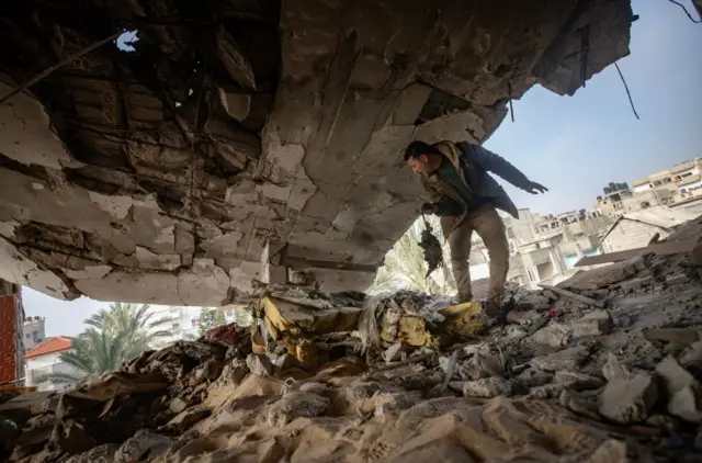 آثار قصف إسرائيلي على رفح