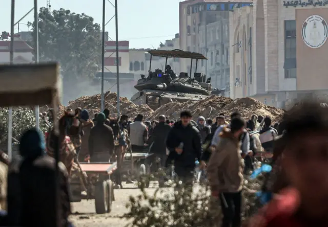 نزح الفلسطينيون إلى مناطق في رفح بسبب الهجمات الإسرائيلية المستمرة في خان يونس ومدينة غزة