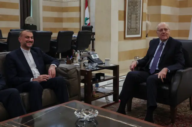 وزير الخارجية الإيراني حسين أمير عبد اللهيان يجتمع مع رئيس الوزراء اللبناني نجيب ميقاتي