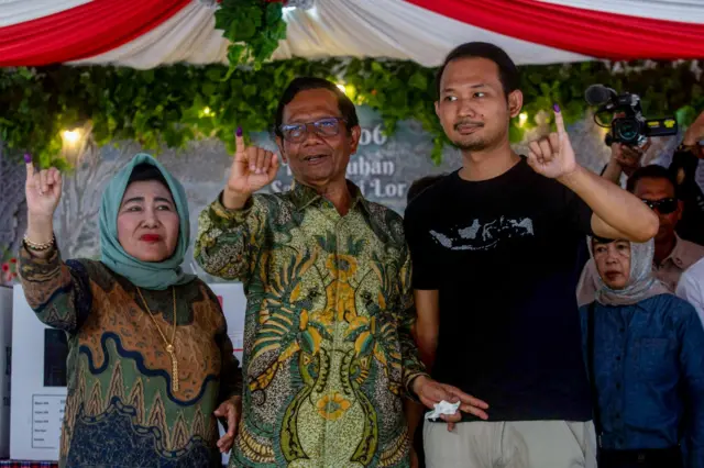 Mahfud nyoblos