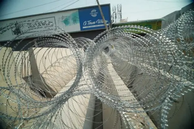 ਕੰਡਿਆਲੀਆਂ ਤਾਰਾਂ