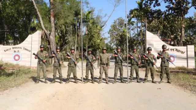 အမှတ် ၉ စစ်ဆင်ရေးကွပ်ကဲမှုဌာနချုပ်(စကခ)ကို သိမ်းပိုက်ပြီးတဲ့နောက် ‌မြင်တွေ့ရတဲ့ အေအေတပ်ဖွဲ့ဝင်တွေ