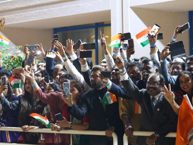 पीएम मोदी क़तर पहुंचे